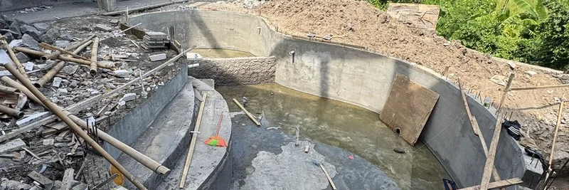Crypto Enthusiast Builds Hyperliquid-Shaped Pool: A Splash into Blockchain Memes
